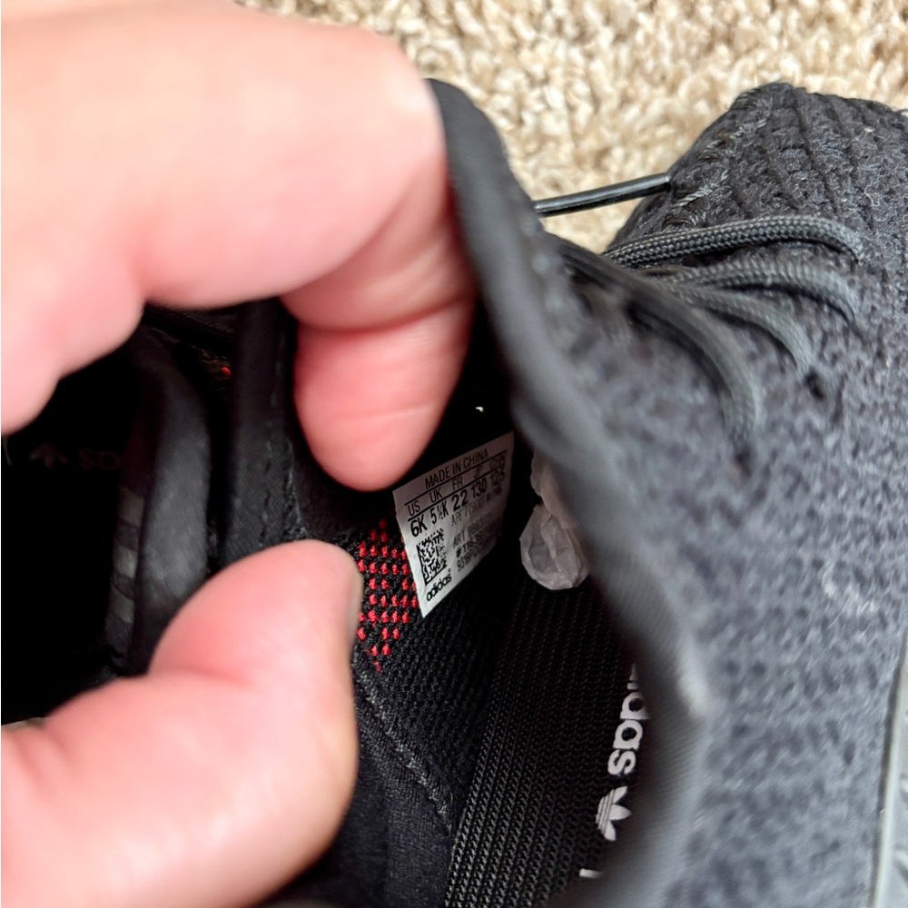 Yeezy 350 - Picture 9 of 11